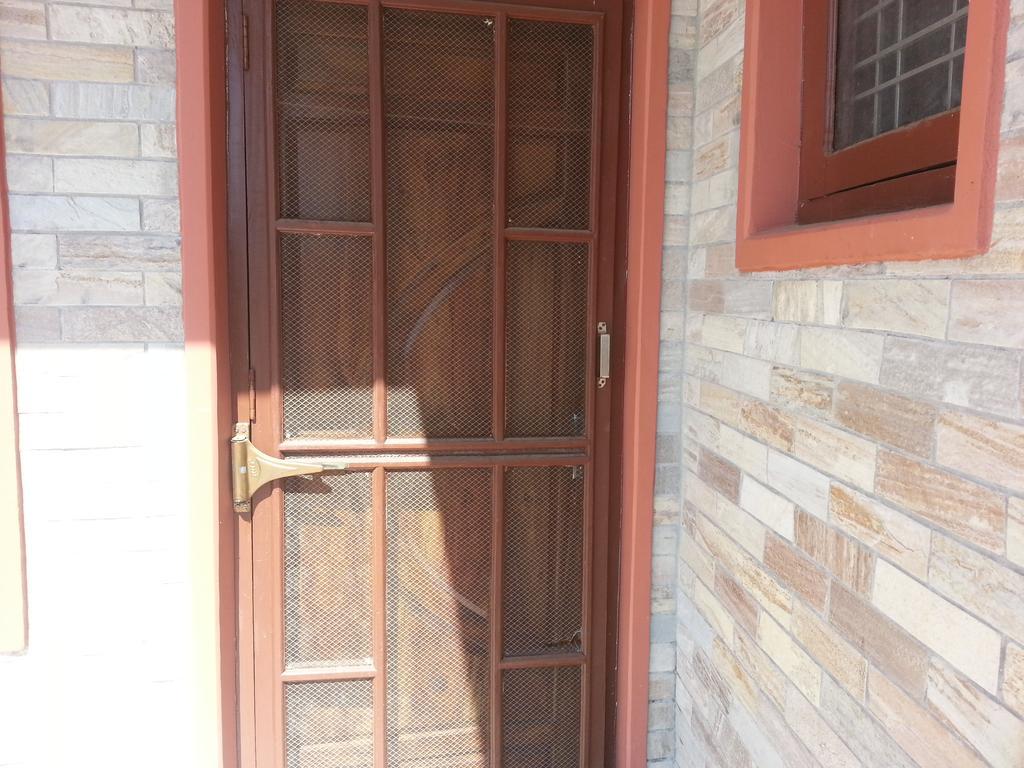 Namaste Apartments Pokhara Rum bild